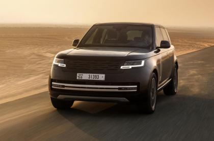 Οι πρώτες φωτογραφίες από τις δοκιμές του Range Rover Electric στην έρημο